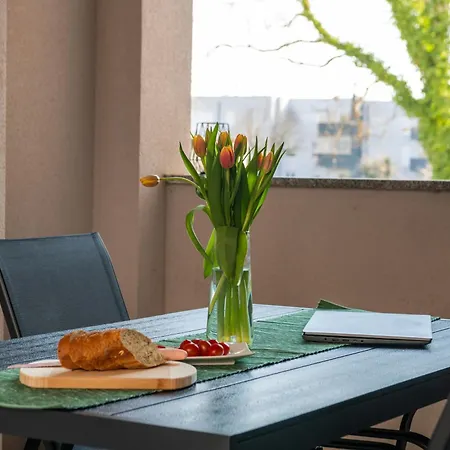 Apartamento Nest, Ground Floor With Private Garden & Garage - New In 2024! Medulin
