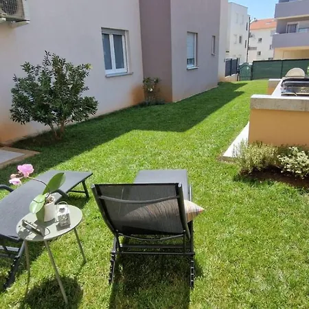 Nest, Ground Floor With Private Garden & Garage - New In 2024! * Medulin